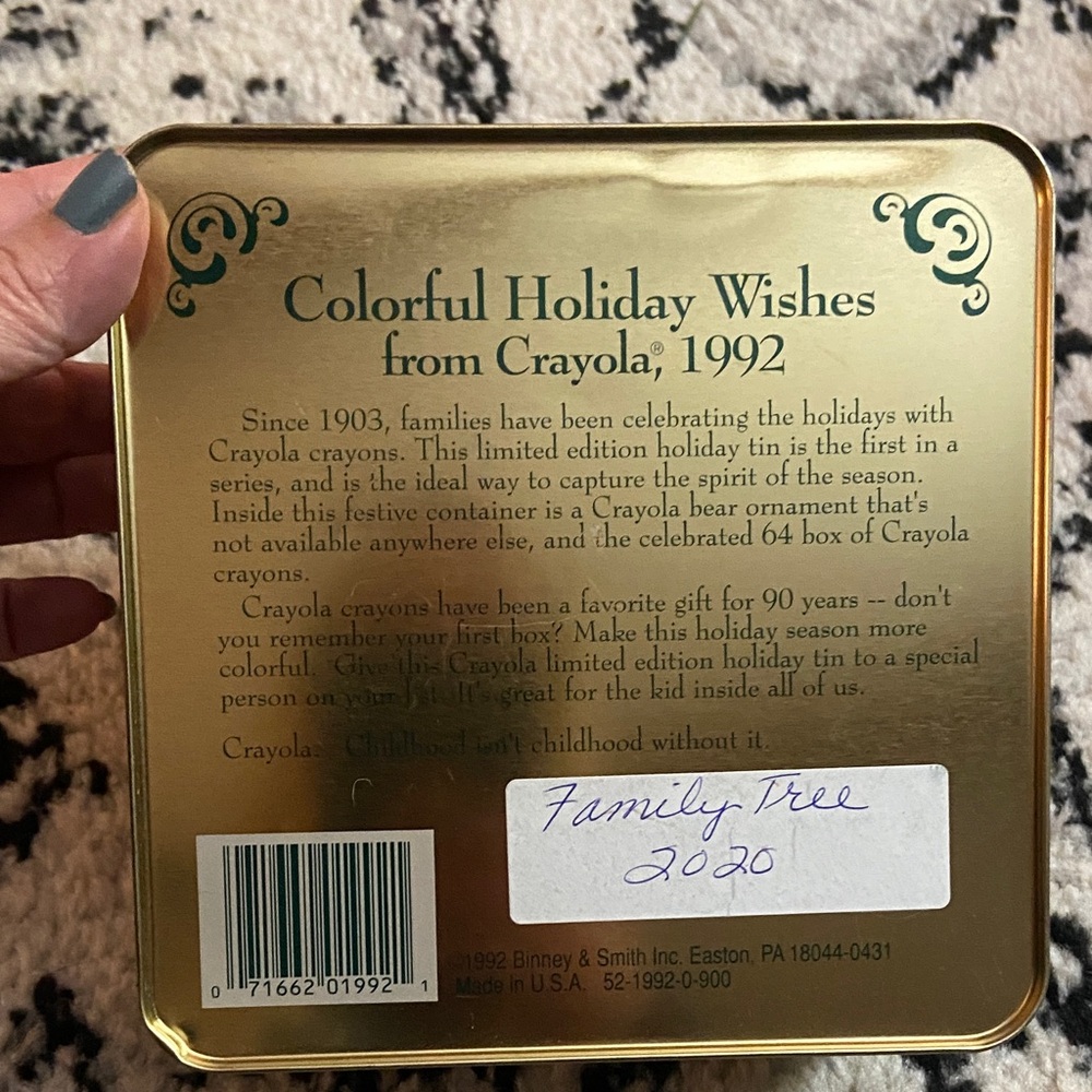 Crayola Vintage 1992 Red Collectible Tin Box square - Picture 6 of 9